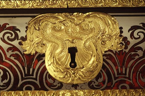 boca llave en mueble Boulle
