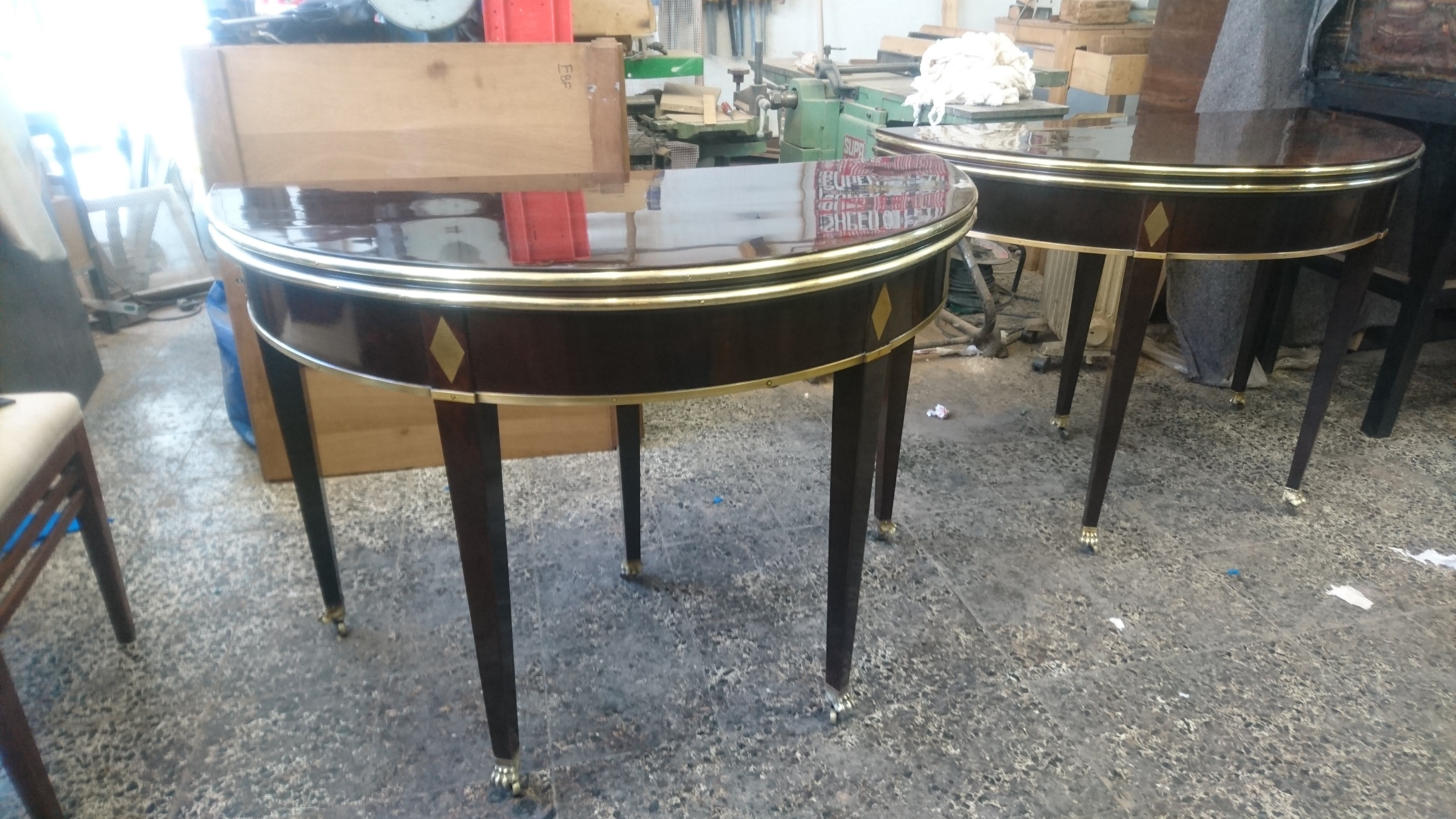 RESTAURACIÓN DE MESA DE JUEGO