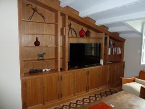 libreria en madera de cerezo