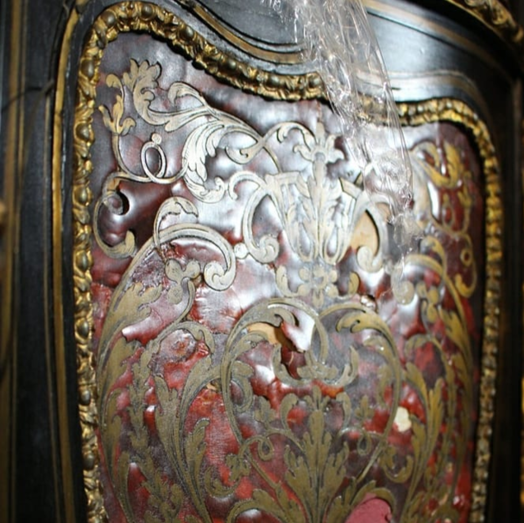 RESTAURACIÓN MARQUETERIA ESTILO BOULLE