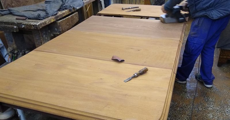 Restauración Mesa Comedor estilo victoriano