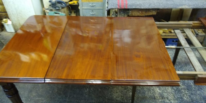 Mesa Comedor estilo victoriano extensible