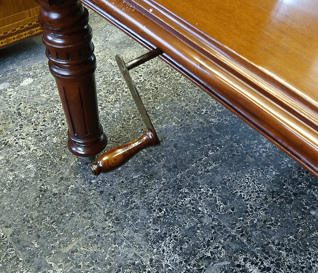Restauración Mesa Comedor estilo victoriano extensible