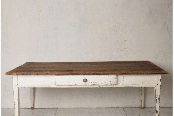 Mesa de trabajo en pino viejo