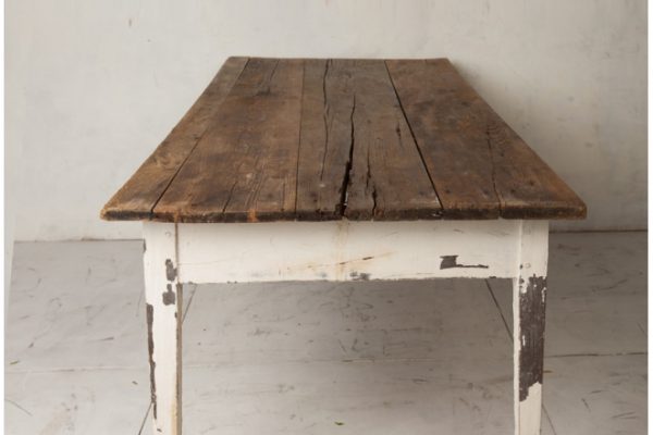 Mesa de trabajo en pino viejo