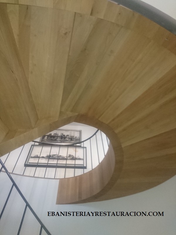 escalera caracol en madera de nogal español escalera caracol en madera de nogal español