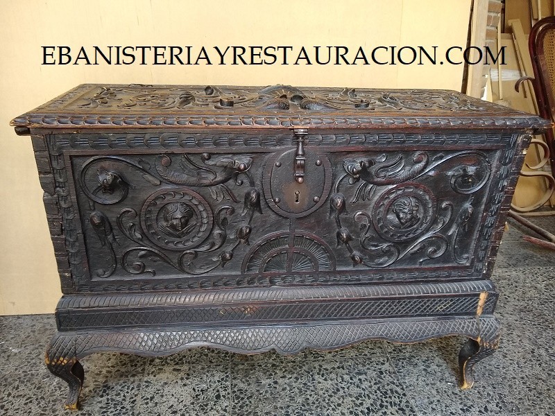 Restauración arcon antiguo